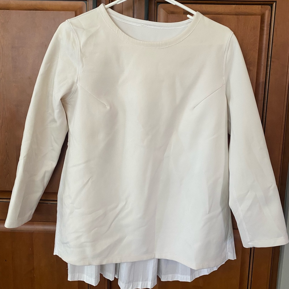 Lululemon size 10, no tag, long sleeve shirt.